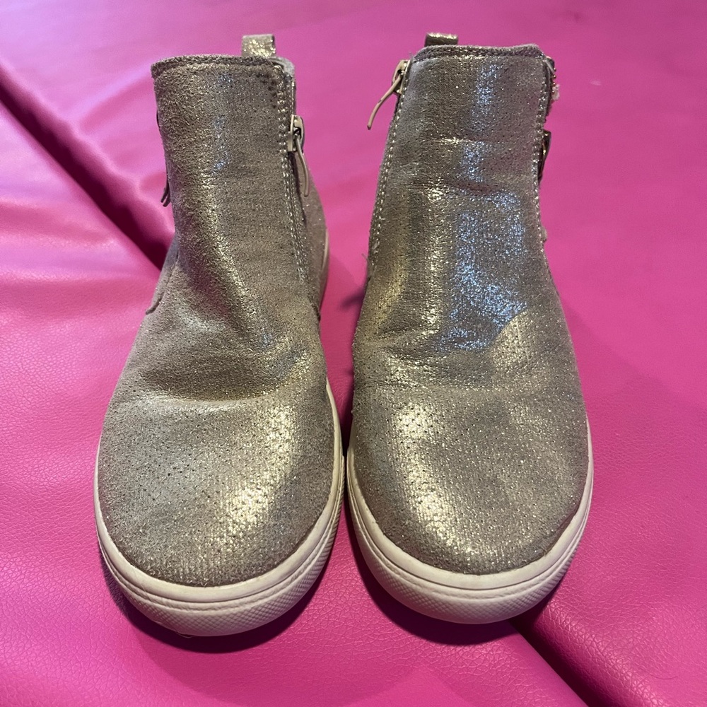 Gold kids’ Ankle Boots